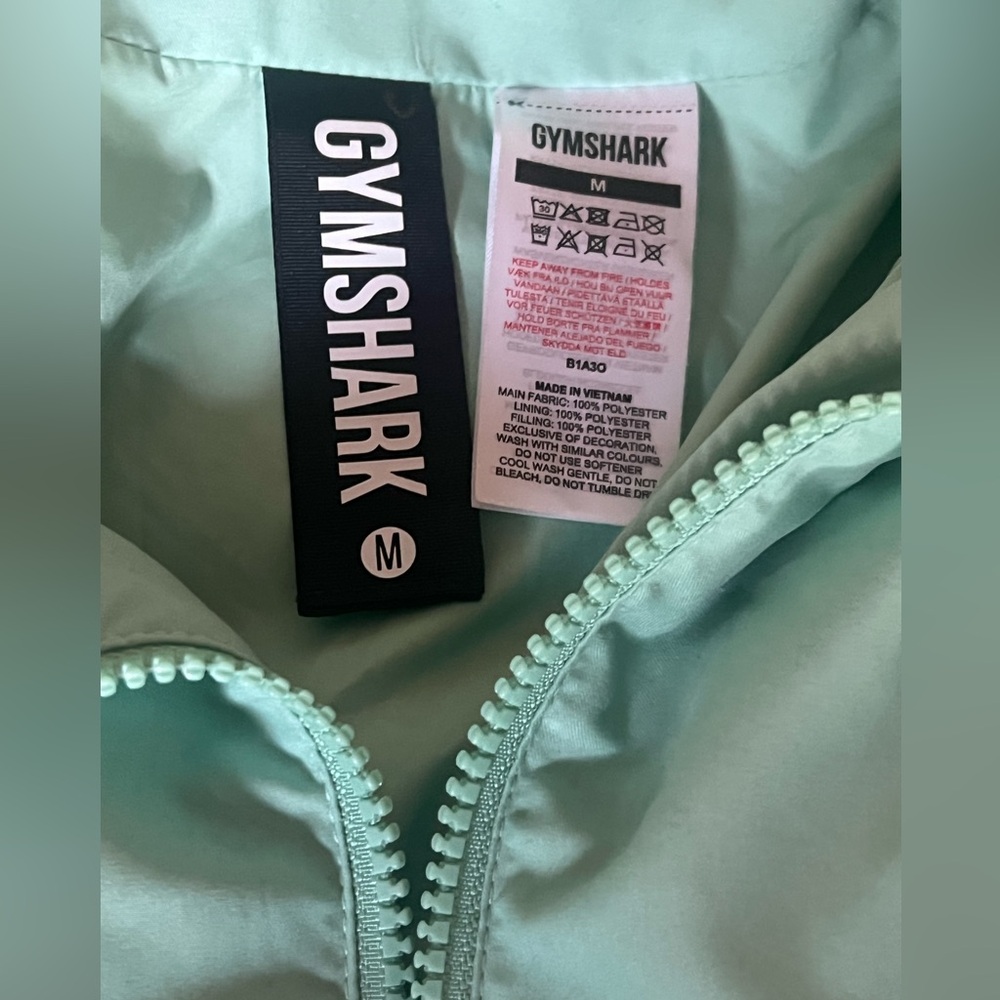 Gymshark Women's Mint Green Puffer Jacket - Picture 8 of 10